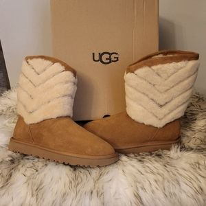 UGG Tania